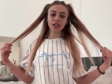 girl Chaturbate Cam Girls with mileysirus