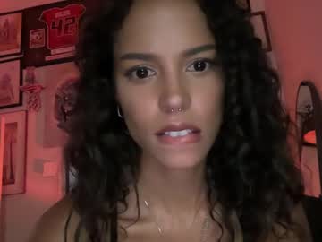 girl
        jazmeetswrld_show cam image #27254
