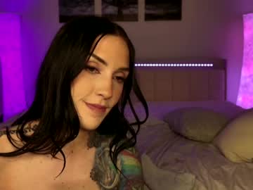 couple Chaturbate Cam Girls with yokoroze