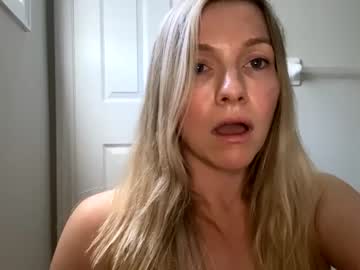 girl
        bigblueeyedbumgirl cam image #4028