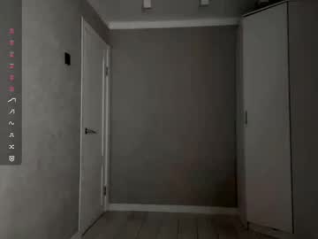 girl
        dinakonno cam image #35912