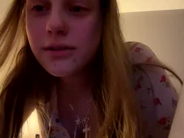 girl
        lilakeo cam image #18988