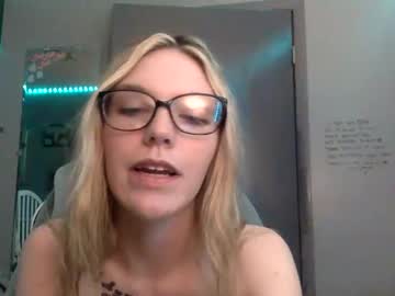 girl Chaturbate Cam Girls with lindsey_love122