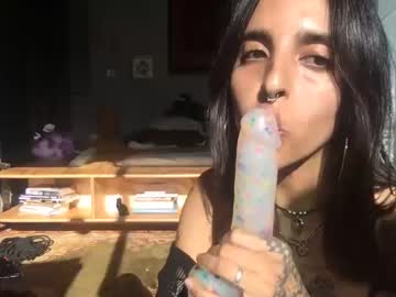 girl
        mood_indigo666 cam image #6643