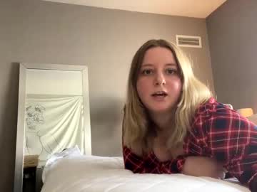 girl
        _ella19 cam image #21366
