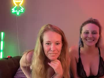 couple Chaturbate Cam Girls with kyshortcake