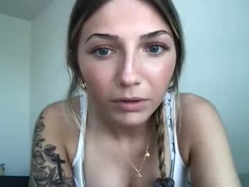 girl Chaturbate Cam Girls with emiefox2