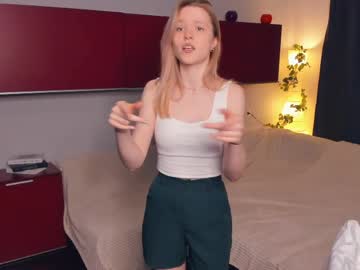 girl Chaturbate Cam Girls with cristasires