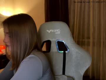 girl
        ksenomi cam image #26307