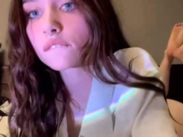 girl Chaturbate Cam Girls with alluring_vibes_69