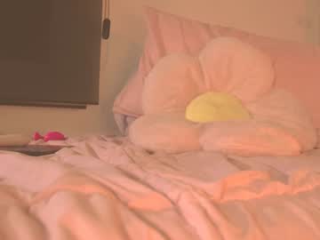 girl
        little_effy18_ cam image #14045
