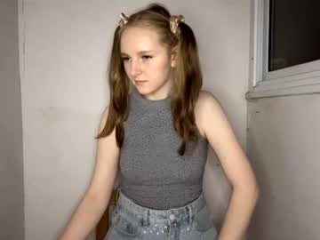 girl Chaturbate Cam Girls with kirstievelasco