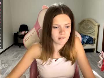 girl
        regeniastetson cam image #31539