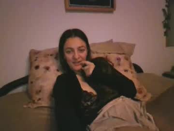 girl
        confidentialcubicle cam image #33237