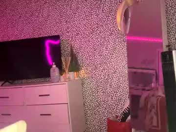 girl Chaturbate Cam Girls with sexylexiii_xoxo