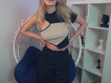 girl
        moiragrise cam image #18422