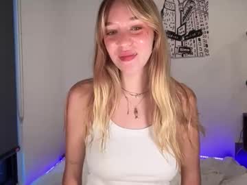 girl Chaturbate Cam Girls with lovebelle33