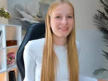 girl
        maidabarfield cam image #14443