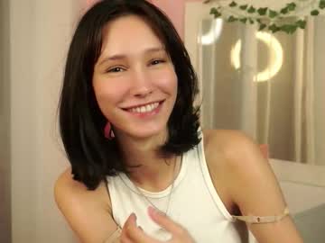 girl
        kristanalosa cam image #30690