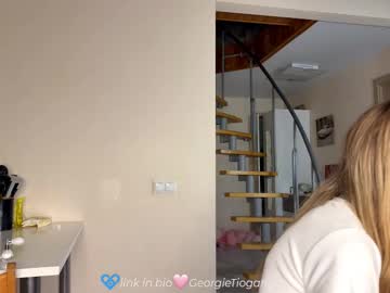 girl Chaturbate Cam Girls with chloe_show