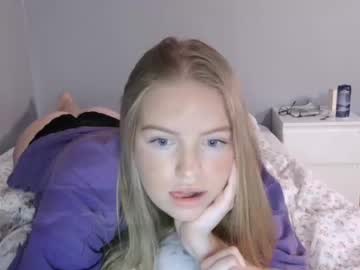 girl
        sarah_marley cam image #15613