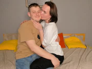 couple
        margoanddavid cam image #23555
