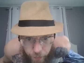 couple Chaturbate Cam Girls with broncobentley