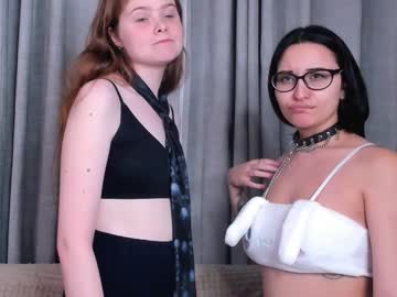 couple Chaturbate Cam Girls with earleneclarkston
