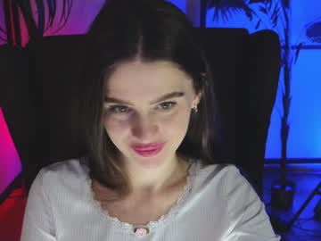 girl
        emilyboner cam image #14082